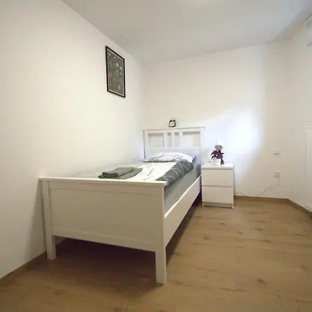 Bm 1 Apartman Bergheim